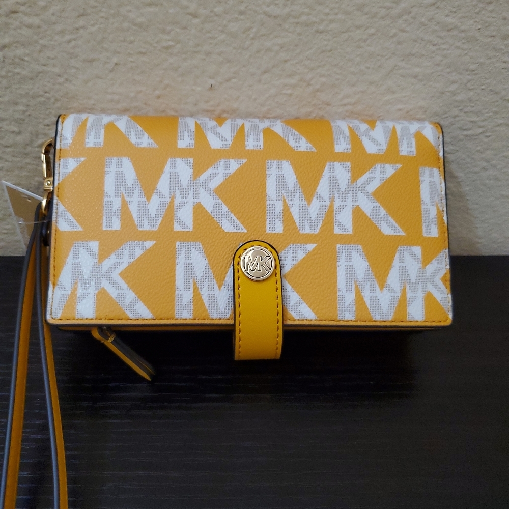 Michael kors Jet Set Small Phone Wristlet Wallet